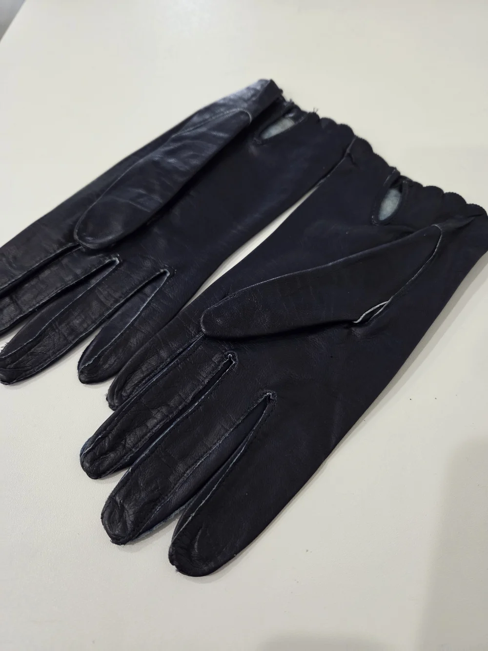 ALEXETTE BACMO Vintage Navy Leather Gloves - Elegant Winter Accessory